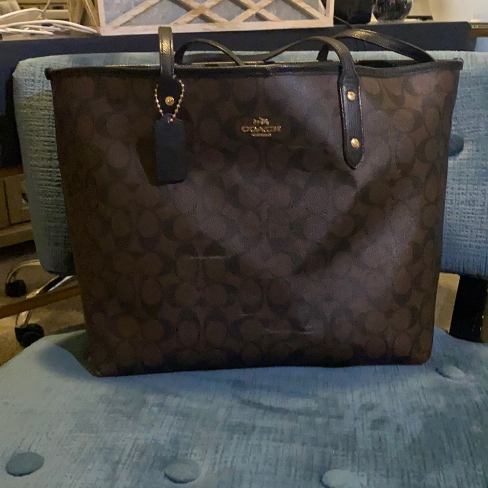 🎊🎊🎊🎊SOLD!!!!!Beautiful coach tote!